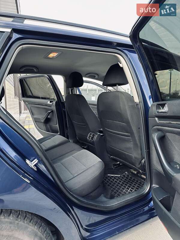 Універсал Volkswagen Golf 2010 в Козятині