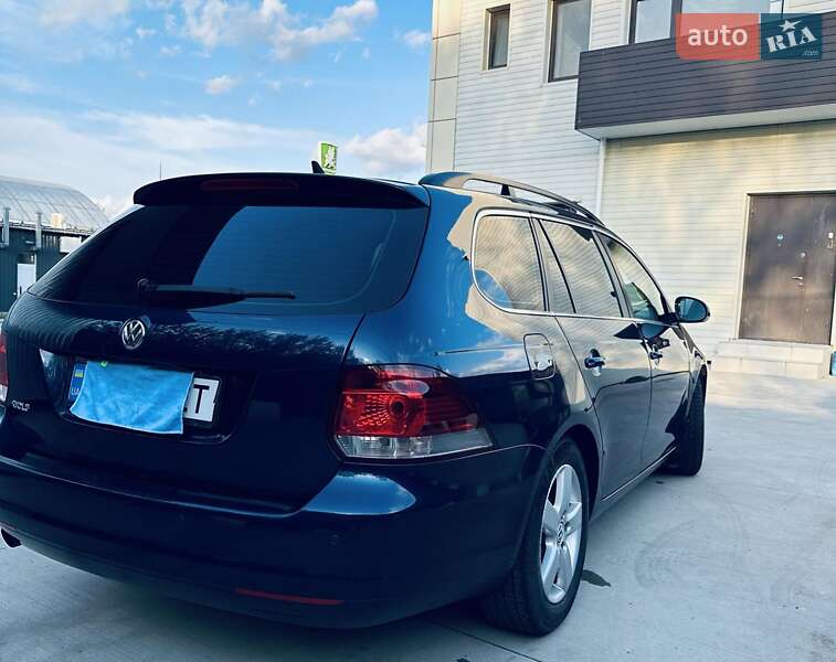 Універсал Volkswagen Golf 2010 в Козятині