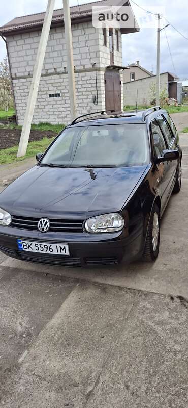 Универсал Volkswagen Golf 2005 в Ровно