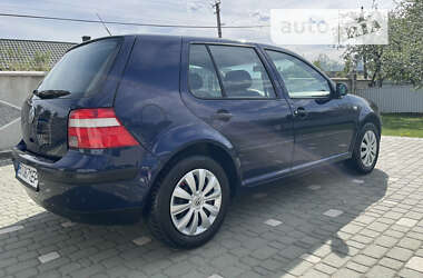 Хэтчбек Volkswagen Golf 2003 в Черновцах