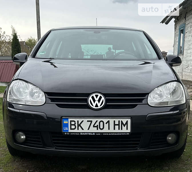 Хэтчбек Volkswagen Golf 2006 в Здолбунове