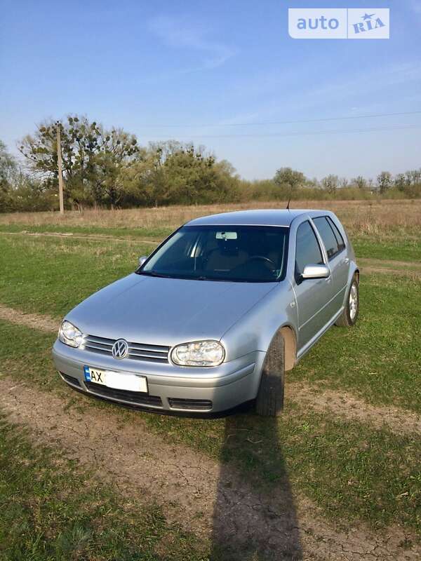 Хэтчбек Volkswagen Golf 2003 в Харькове