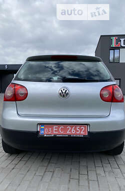 Хэтчбек Volkswagen Golf 2005 в Луцке