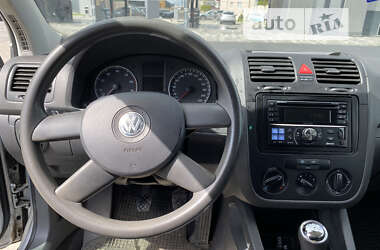 Хэтчбек Volkswagen Golf 2005 в Луцке