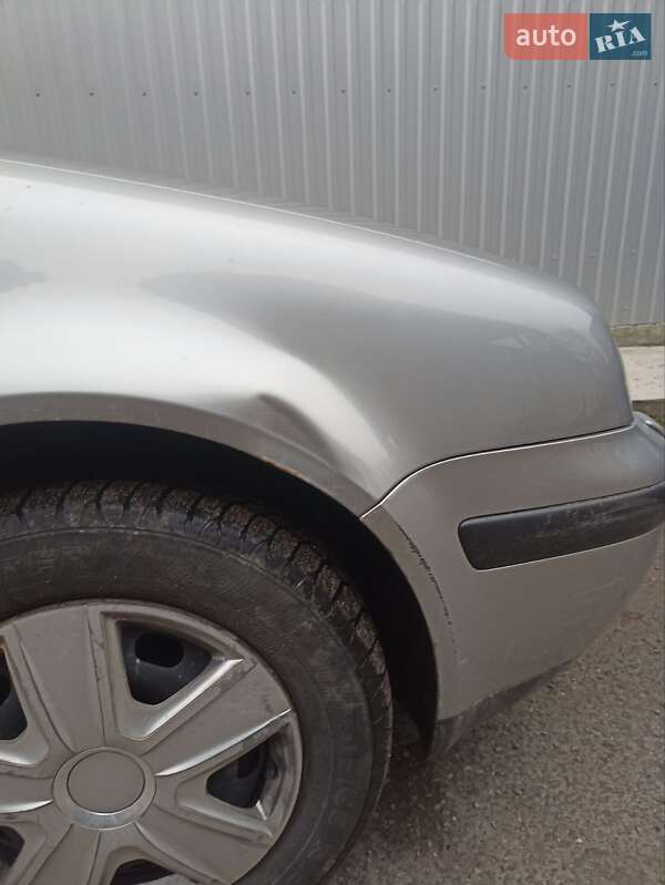 Універсал Volkswagen Golf 2001 в Тернополі