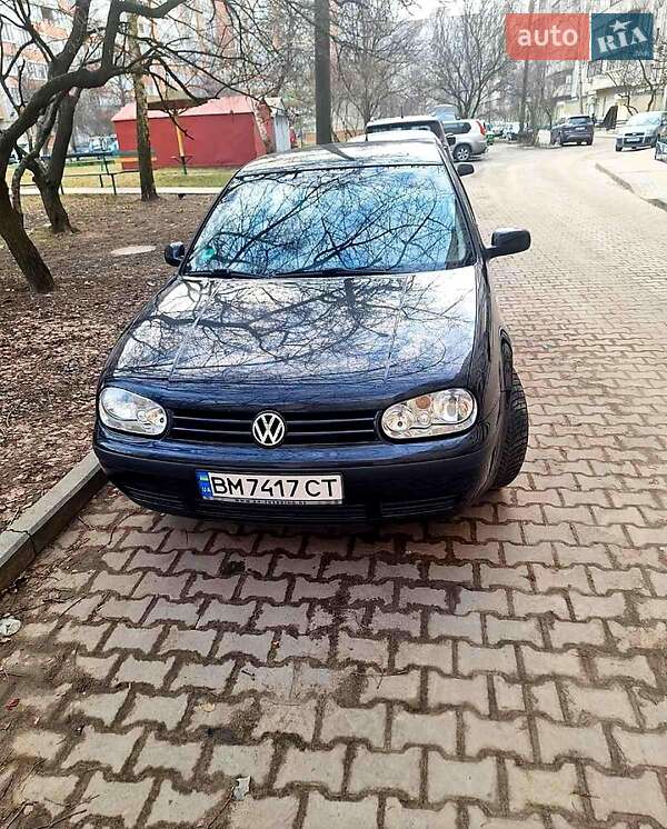 Хэтчбек Volkswagen Golf 2002 в Сумах