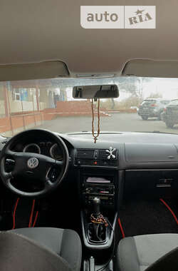 Хетчбек Volkswagen Golf 2003 в Вінниці