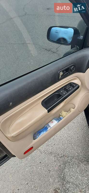 Хэтчбек Volkswagen Golf 1998 в Киеве