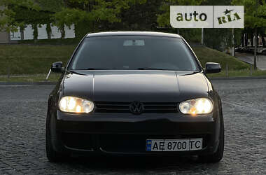 Хэтчбек Volkswagen Golf 2000 в Днепре