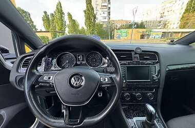 Хэтчбек Volkswagen Golf 2015 в Днепре