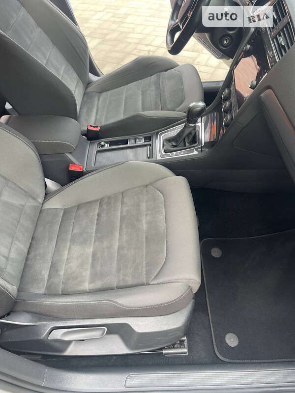 Універсал Volkswagen Golf 2017 в Запоріжжі