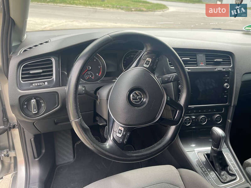 Універсал Volkswagen Golf 2017 в Запоріжжі