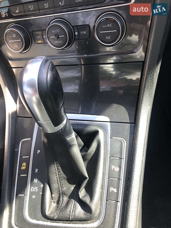 Універсал Volkswagen Golf 2017 в Запоріжжі