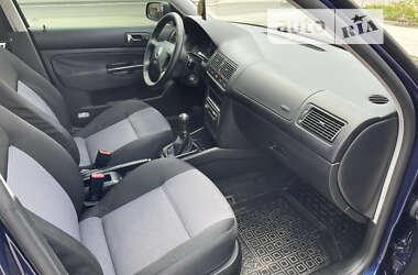 Хэтчбек Volkswagen Golf 2002 в Львове