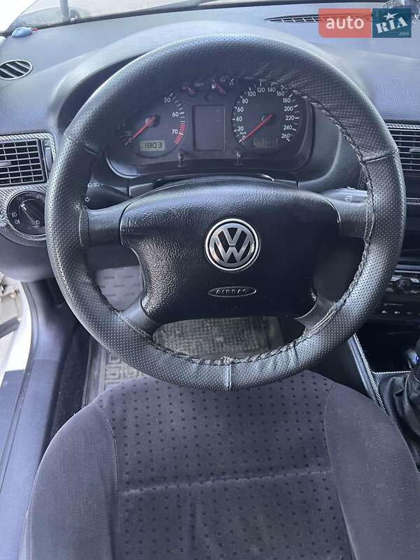 Універсал Volkswagen Golf 2000 в Хмельницькому