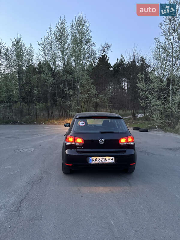 Хетчбек Volkswagen Golf 2010 в Києві