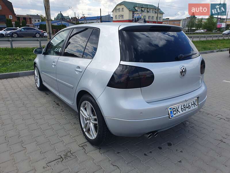 Хетчбек Volkswagen Golf 2008 в Луцьку