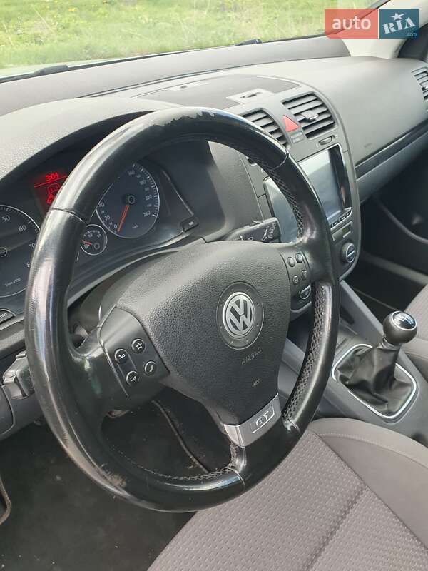 Хетчбек Volkswagen Golf 2008 в Луцьку