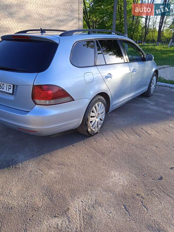 Універсал Volkswagen Golf 2010 в Коростені