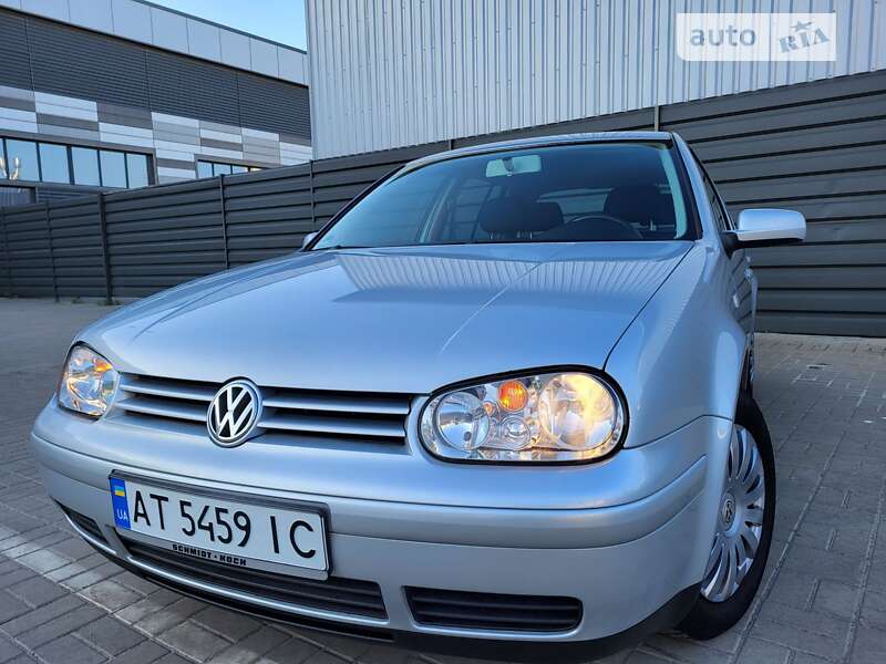 Хэтчбек Volkswagen Golf 2003 в Черкассах