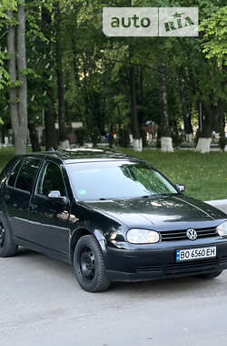 Хэтчбек Volkswagen Golf 1998 в Волочиске