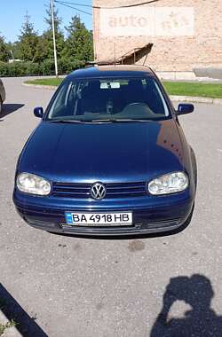 Хэтчбек Volkswagen Golf 2002 в Александрие