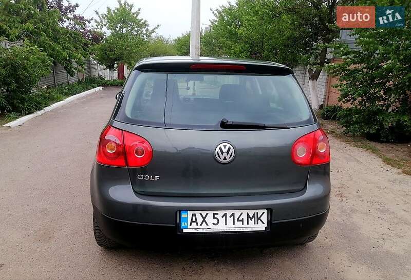Хэтчбек Volkswagen Golf 2004 в Харькове
