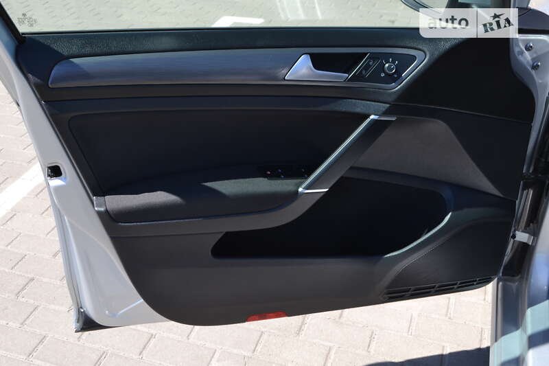 Універсал Volkswagen Golf 2019 в Дубні