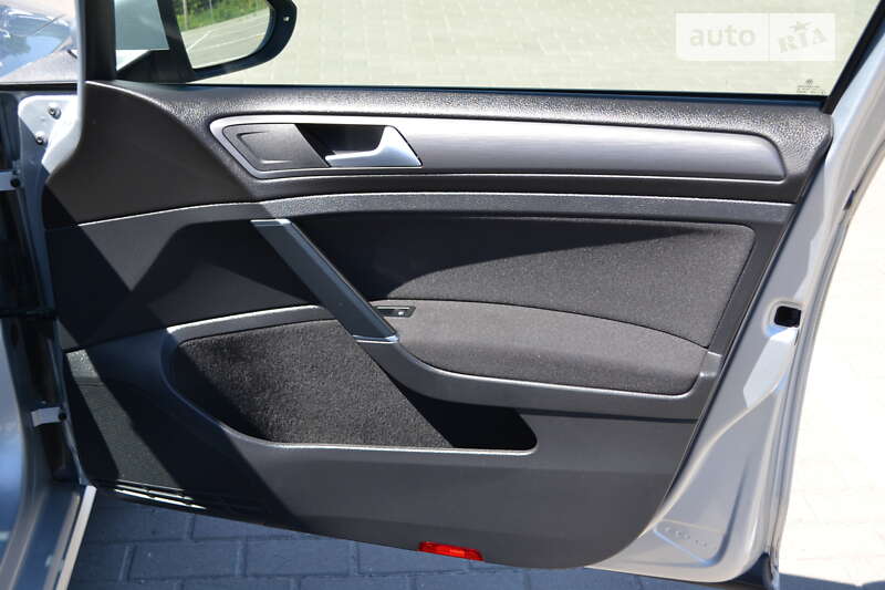 Універсал Volkswagen Golf 2019 в Дубні