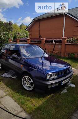Хетчбек Volkswagen Golf 1996 в 