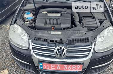 Универсал Volkswagen Golf 2009 в Ровно