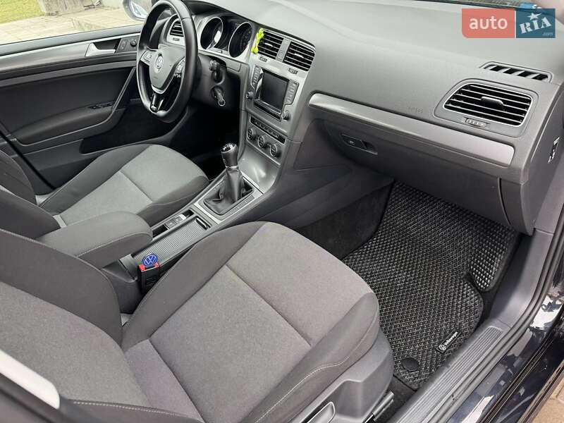 Универсал Volkswagen Golf 2014 в Кременце