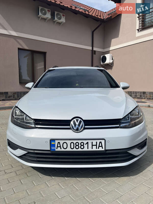 Универсал Volkswagen Golf 2017 в Мукачево
