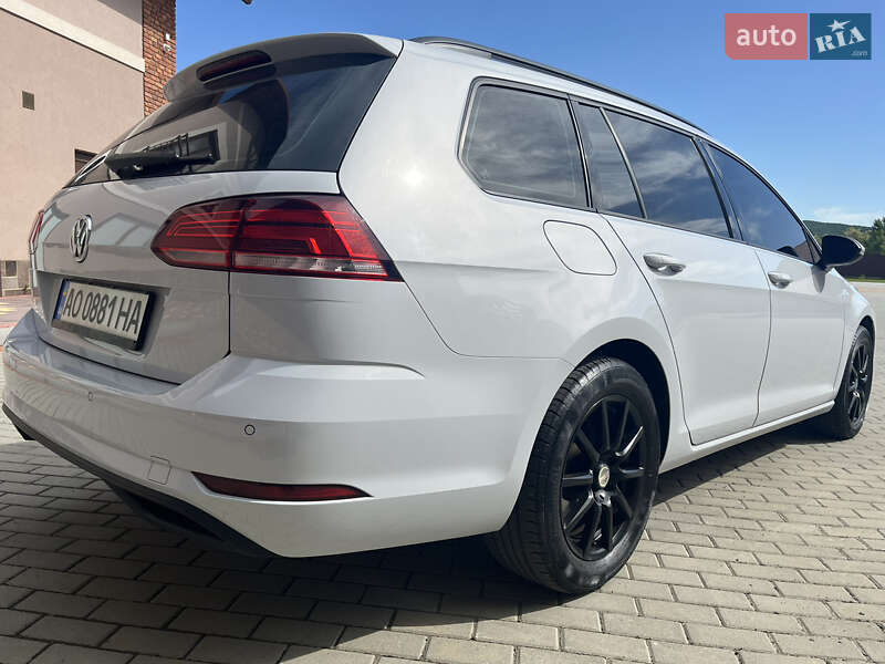 Универсал Volkswagen Golf 2017 в Мукачево