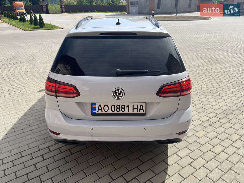 Универсал Volkswagen Golf 2017 в Мукачево