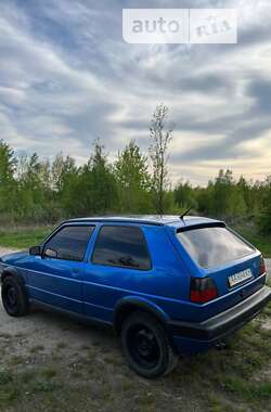 Хэтчбек Volkswagen Golf 1984 в Чуднове