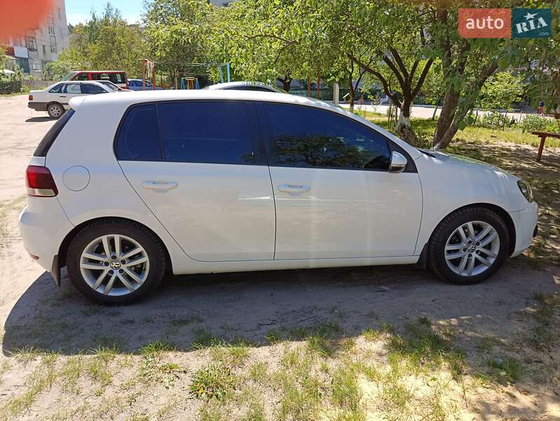 Хетчбек Volkswagen Golf 2010 в Славуті