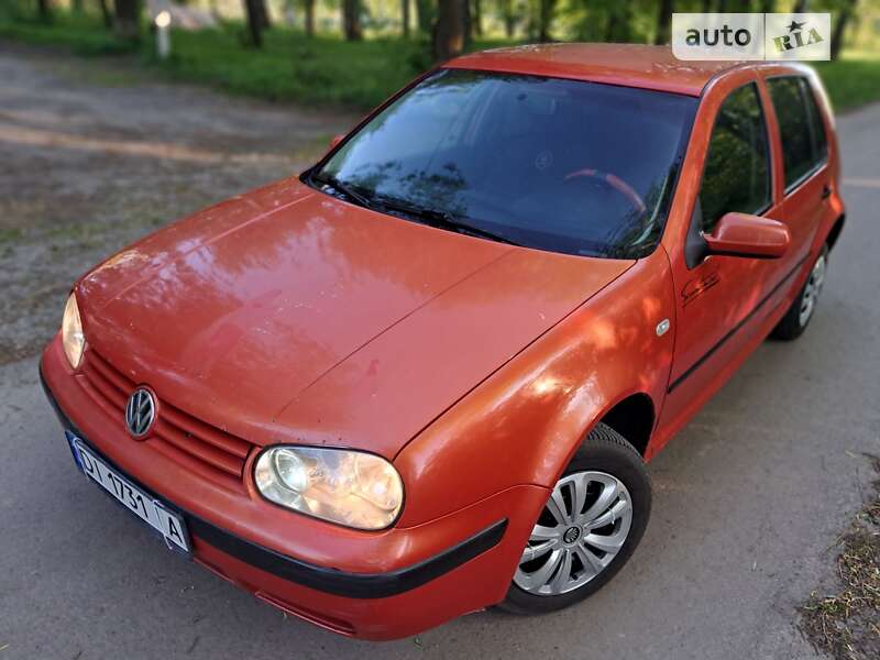 Хэтчбек Volkswagen Golf 1998 в Городке