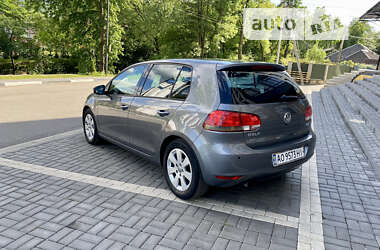 Хэтчбек Volkswagen Golf 2012 в Сваляве