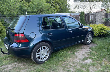 Хетчбек Volkswagen Golf 2002 в Львові