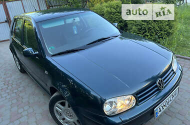 Хетчбек Volkswagen Golf 2002 в Львові