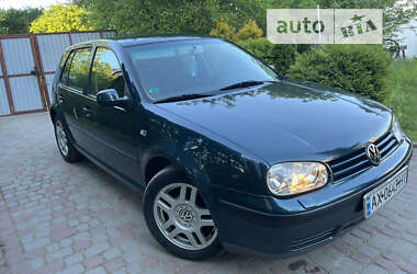 Хетчбек Volkswagen Golf 2002 в Львові