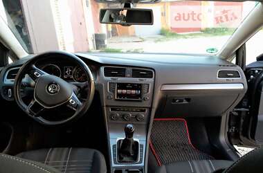 Универсал Volkswagen Golf 2016 в Сумах