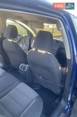 Хэтчбек Volkswagen Golf 2012 в 