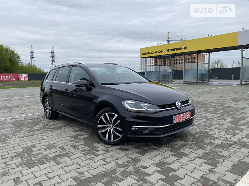 Универсал Volkswagen Golf 2019 в Луцке