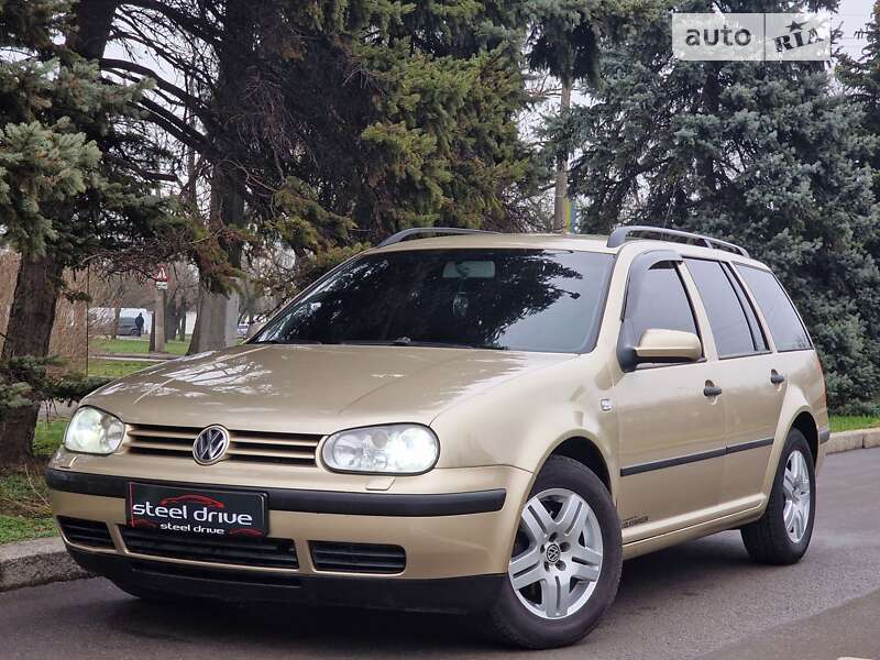 Універсал Volkswagen Golf 2002 в Миколаєві