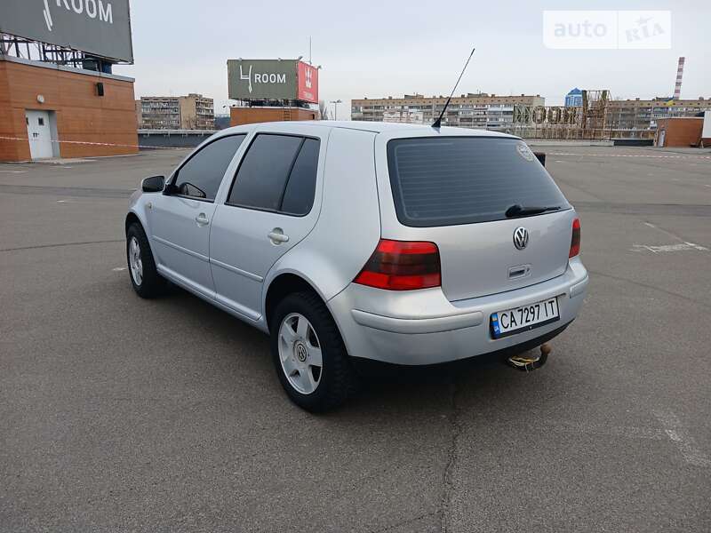 Хэтчбек Volkswagen Golf 1998 в Монастырище