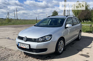 Универсал Volkswagen Golf 2011 в Варве