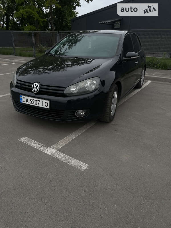 Хэтчбек Volkswagen Golf 2011 в Умани