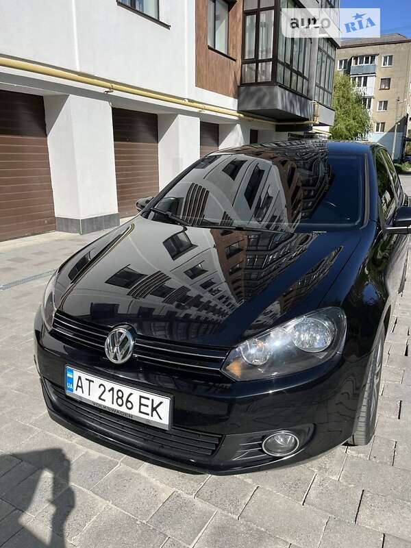 Хетчбек Volkswagen Golf 2011 в Івано-Франківську